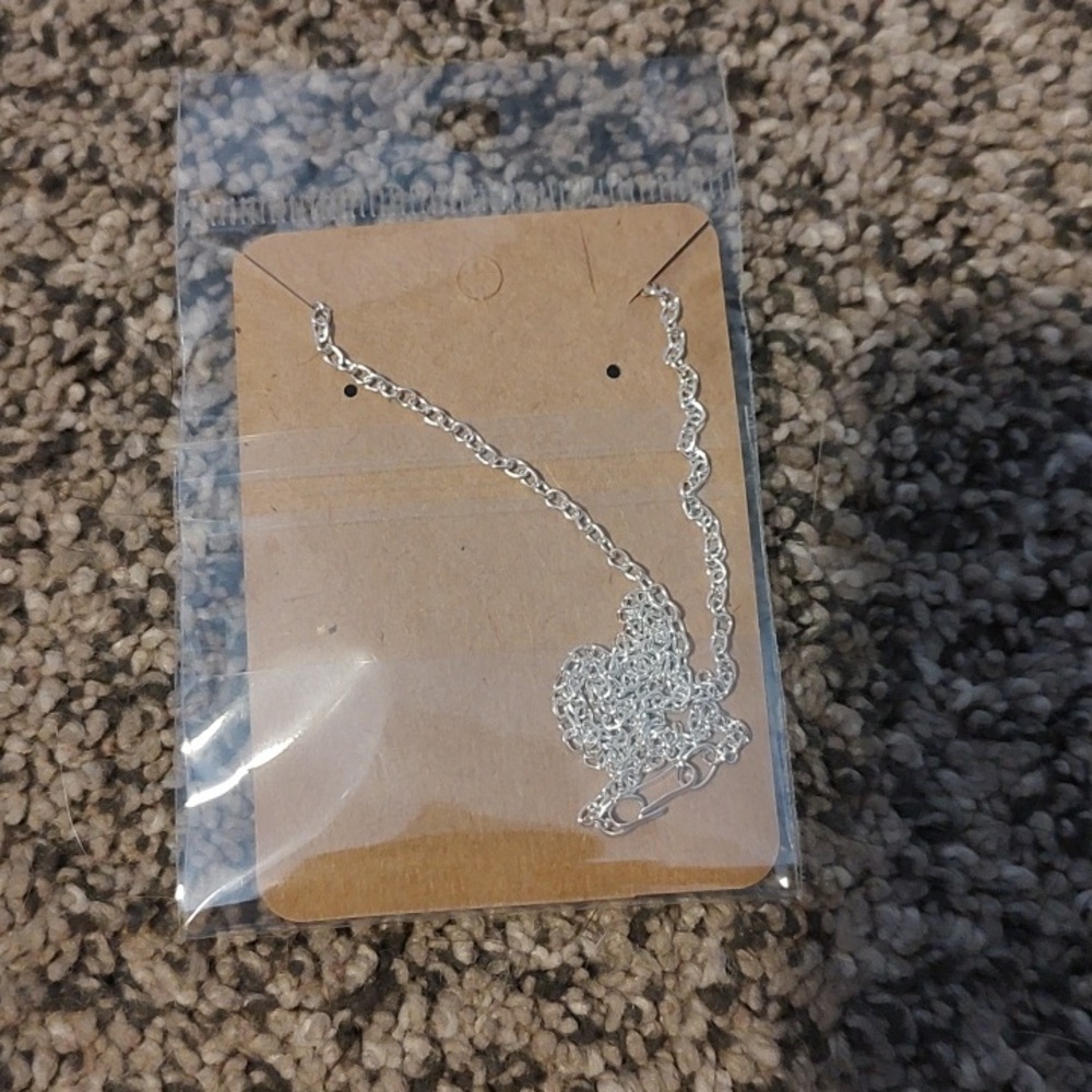 Hello Kitty Pendant - Picture 4 of 4